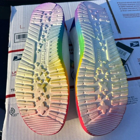 Hey dude Wendy size 11 BNWT women’s pride rainbow 🌈 slip on shoes - Picture 5 of 8